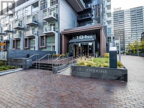 Th05 - 101 Erskine Avenue, Toronto (Mount Pleasant West), ON - Outdoor With Balcony With Facade