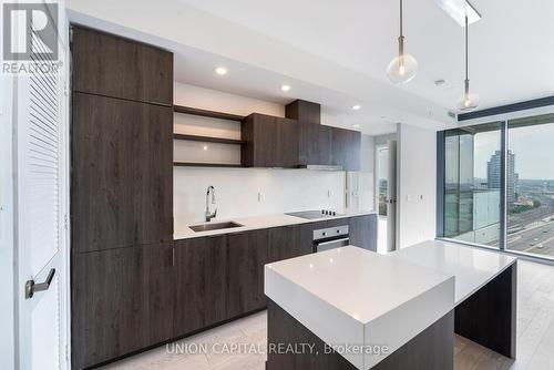 2007 - 16 Bonnycastle Street, Toronto (Waterfront Communities), ON - Indoor Photo Showing Kitchen With Upgraded Kitchen