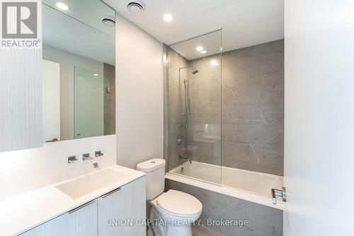 2007 - 16 Bonnycastle Street, Toronto (Waterfront Communities), ON - Indoor Photo Showing Bathroom