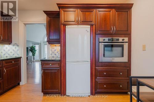 C - 251 Sydenham Street, London, ON - Indoor Photo Showing Kitchen