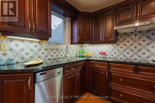 C - 251 Sydenham Street, London, ON - Indoor Photo Showing Kitchen