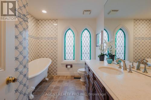 C - 251 Sydenham Street, London, ON - Indoor Photo Showing Bathroom