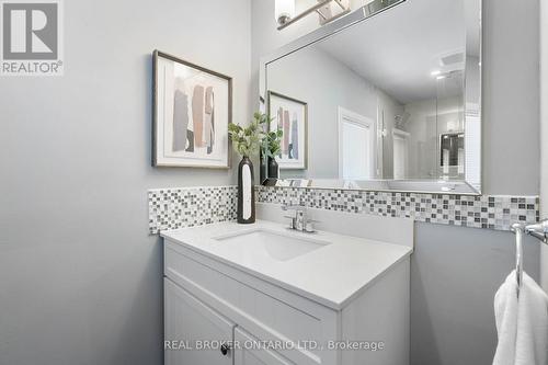 50 Pearl Street, Brantford, ON - Indoor Photo Showing Bathroom