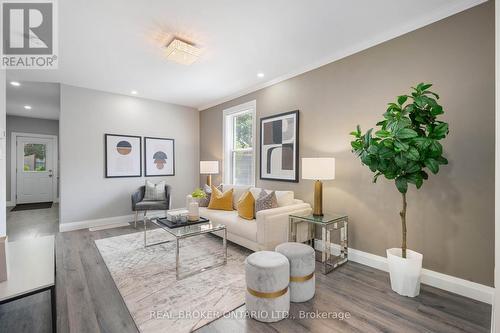 50 Pearl Street, Brantford, ON - Indoor Photo Showing Living Room