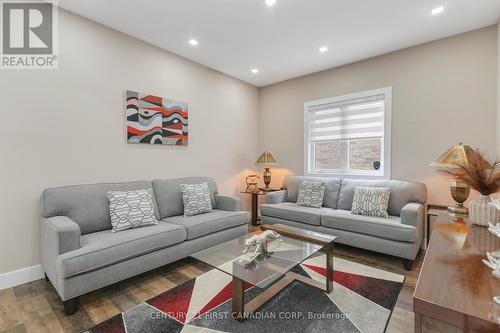 Dinning Room - 2335 Marcel Circle, London, ON - Indoor Photo Showing Living Room