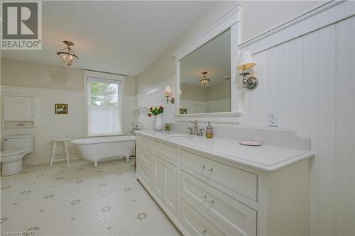 Primary Ensuite - 234 Concession 14 Road E, Flamborough, ON - Indoor Photo Showing Bathroom