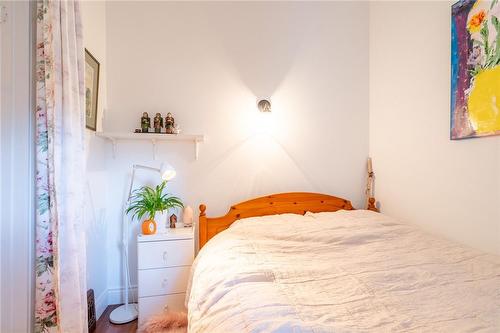 15 Liberty Street, Hamilton, ON - Indoor Photo Showing Bedroom