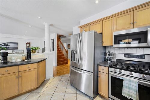 24 Benziger Lane, Hamilton, ON - Indoor Photo Showing Kitchen