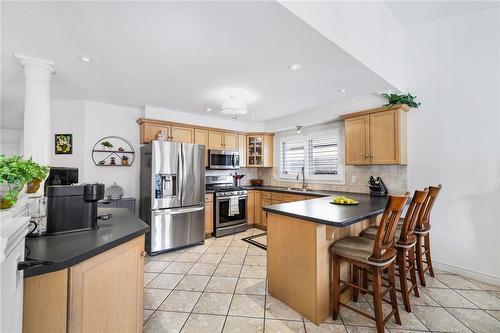 24 Benziger Lane, Hamilton, ON - Indoor Photo Showing Kitchen