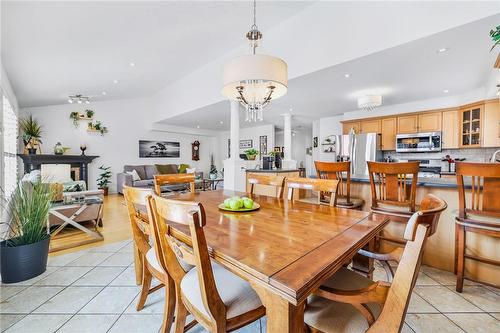 24 Benziger Lane, Hamilton, ON - Indoor Photo Showing Dining Room