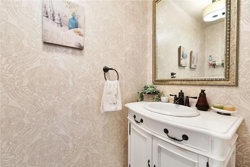 24 Benziger Lane, Hamilton, ON - Indoor Photo Showing Bathroom