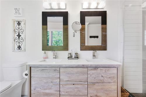 24 Benziger Lane, Hamilton, ON - Indoor Photo Showing Bathroom