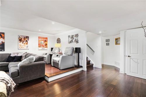 24 Benziger Lane, Hamilton, ON - Indoor Photo Showing Living Room