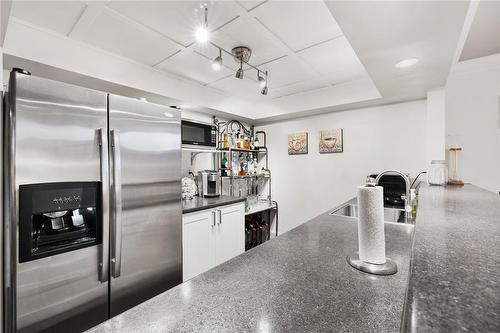 24 Benziger Lane, Hamilton, ON - Indoor Photo Showing Kitchen