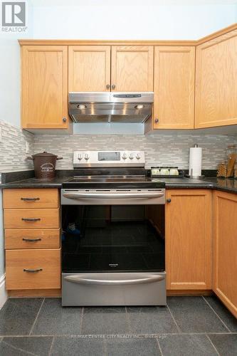 23 Fairview Avenue, St. Thomas, ON - Indoor Photo Showing Kitchen