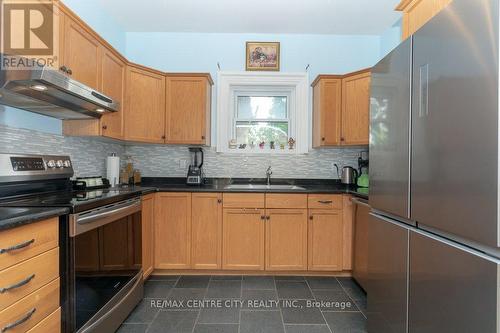 23 Fairview Avenue, St. Thomas, ON - Indoor Photo Showing Kitchen With Stainless Steel Kitchen