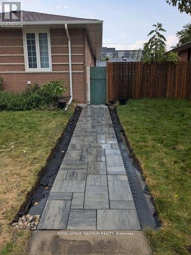 Bsmt - 1 Midden Crescent, Toronto (Willowridge-Martingrove-Richview), ON - Outdoor