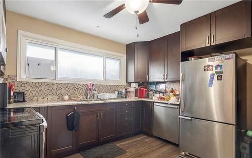 253 West 33Rd Street, Hamilton, ON - Indoor Photo Showing Kitchen