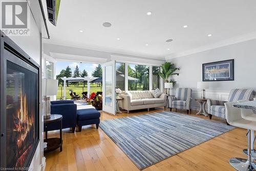 37 Grayview Drive, Markdale, ON - Indoor Photo Showing Living Room