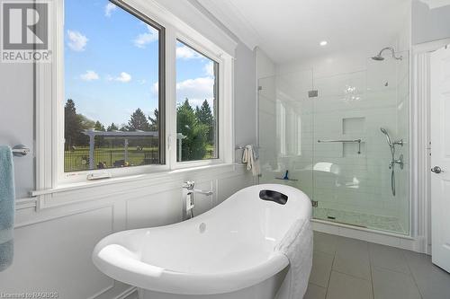 37 Grayview Drive, Markdale, ON - Indoor Photo Showing Bathroom