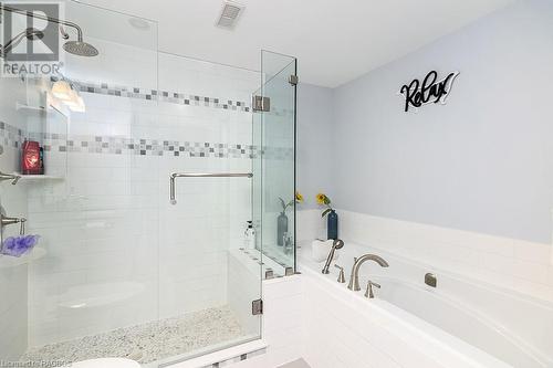 37 Grayview Drive, Markdale, ON - Indoor Photo Showing Bathroom