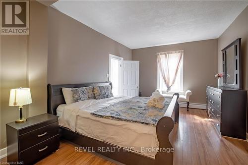 16 Dexter Street, St. Catharines, ON - Indoor Photo Showing Bedroom