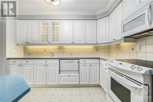 1505 Baseline Road Unit#104, Ottawa, ON - Indoor Photo Showing Kitchen