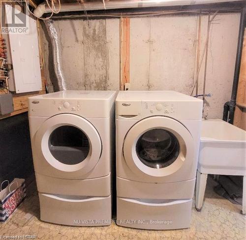 60 Fiddlers Green Road, London, ON - Indoor Photo Showing Laundry Room