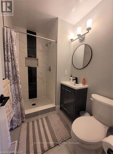 60 Fiddlers Green Road, London, ON - Indoor Photo Showing Bathroom