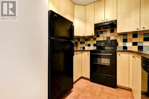 405 819 Hamilton Street, Vancouver, BC - Indoor Photo Showing Kitchen