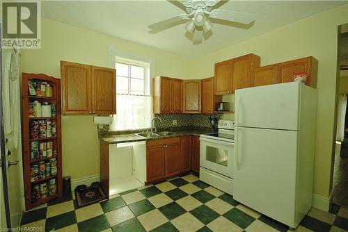 ACCESSORY SUITE KITCHEN - 412 Goderich St, Port Elgin, ON - Indoor Photo Showing Kitchen