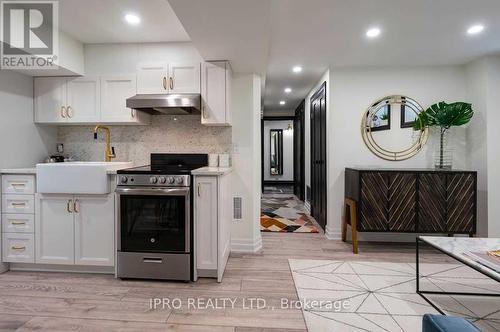 121 Sorauren Avenue, Toronto (Roncesvalles), ON - Indoor Photo Showing Kitchen