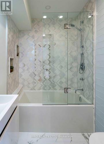 121 Sorauren Avenue, Toronto (Roncesvalles), ON - Indoor Photo Showing Bathroom