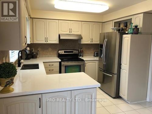 4581 Crosswinds Drive, Mississauga (East Credit), ON - Indoor Photo Showing Kitchen