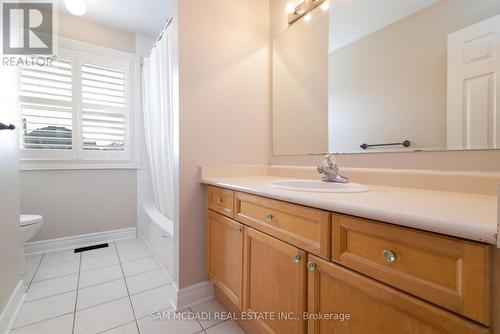 1645 Clark Boulevard, Milton (Beaty), ON - Indoor Photo Showing Bathroom