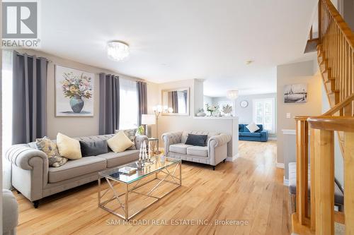 1645 Clark Boulevard, Milton (Beaty), ON - Indoor Photo Showing Living Room