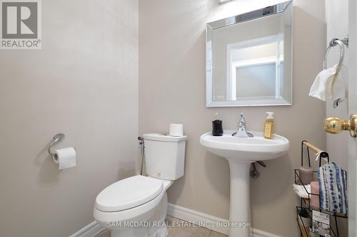 1645 Clark Boulevard, Milton (Beaty), ON - Indoor Photo Showing Bathroom