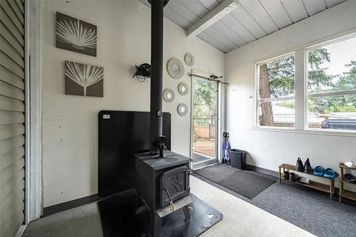 5664 Ponderosa Road, Falkland, BC - Indoor Photo Showing Other Room