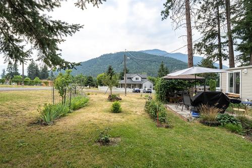 5664 Ponderosa Road, Falkland, BC - Outdoor