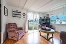 5664 Ponderosa Road, Falkland, BC  - Indoor Photo Showing Living Room 