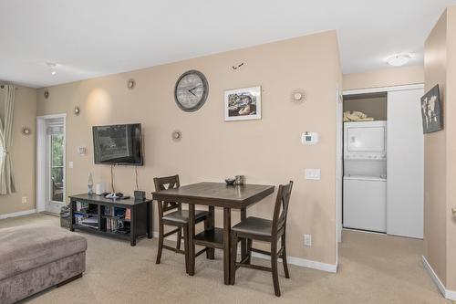 310-1350 Ridgeway Drive, Kelowna, BC - Indoor Photo Showing Other Room