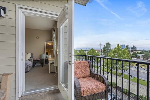 310-1350 Ridgeway Drive, Kelowna, BC - Outdoor With Exterior