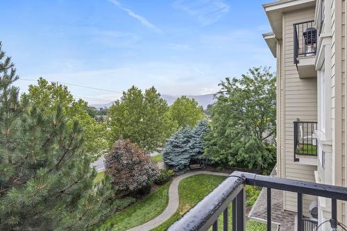 310-1350 Ridgeway Drive, Kelowna, BC - Outdoor