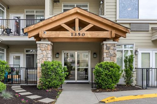 310-1350 Ridgeway Drive, Kelowna, BC - Outdoor