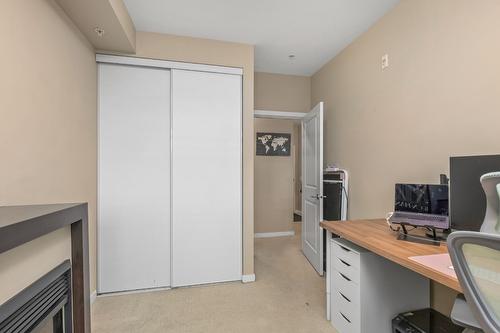 310-1350 Ridgeway Drive, Kelowna, BC - Indoor Photo Showing Office