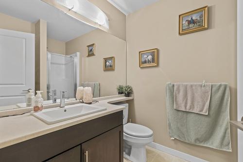 310-1350 Ridgeway Drive, Kelowna, BC - Indoor Photo Showing Bathroom