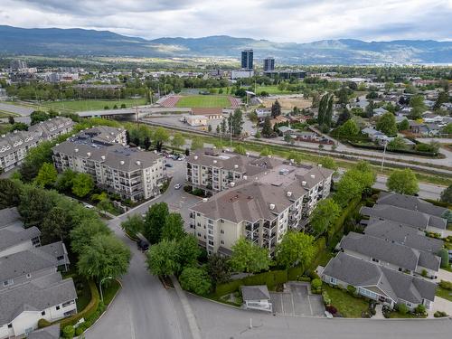 310-1350 Ridgeway Drive, Kelowna, BC - Outdoor With View