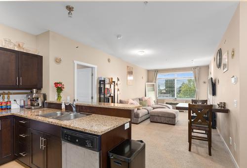 310-1350 Ridgeway Drive, Kelowna, BC - Indoor