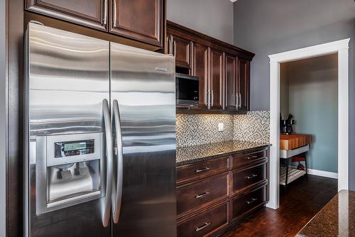 9864 Cathedral Drive, Silver Star, BC - Indoor Photo Showing Kitchen