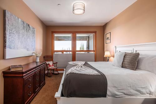 9864 Cathedral Drive, Silver Star, BC - Indoor Photo Showing Bedroom